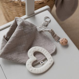 BIBS Baby Bitie glodalica u obliku srca za bebe u Ivory boji slonovače za ublažavanje bolova pri rastu prvih zubića 3